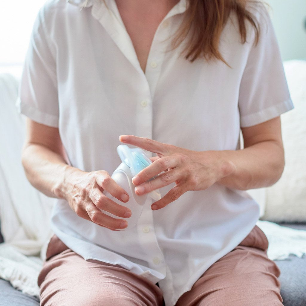 Marcus & Marcus Silicone Angled Feeding Bottle & Breast Pump